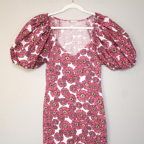 Floral Puff Sleeve Dress - Picture 3 of 6